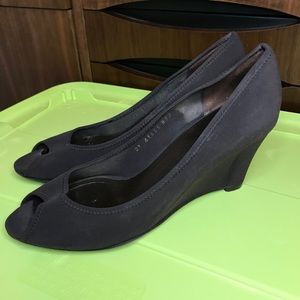 SALVATORE FERRAGAMO Suede Peep-Toe Wedge Pump 8 38